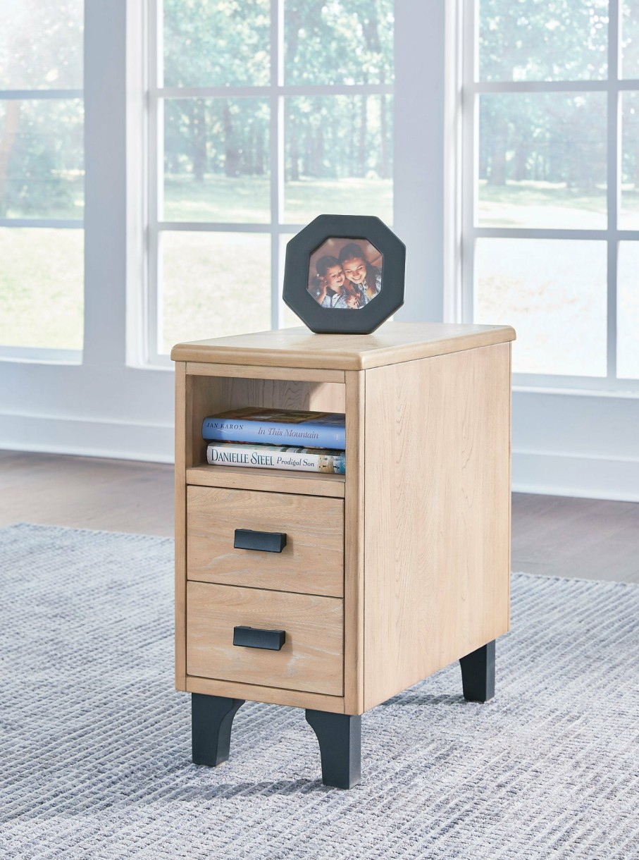 Living Room Ashley Furniture | Freslowe Chairside End Table