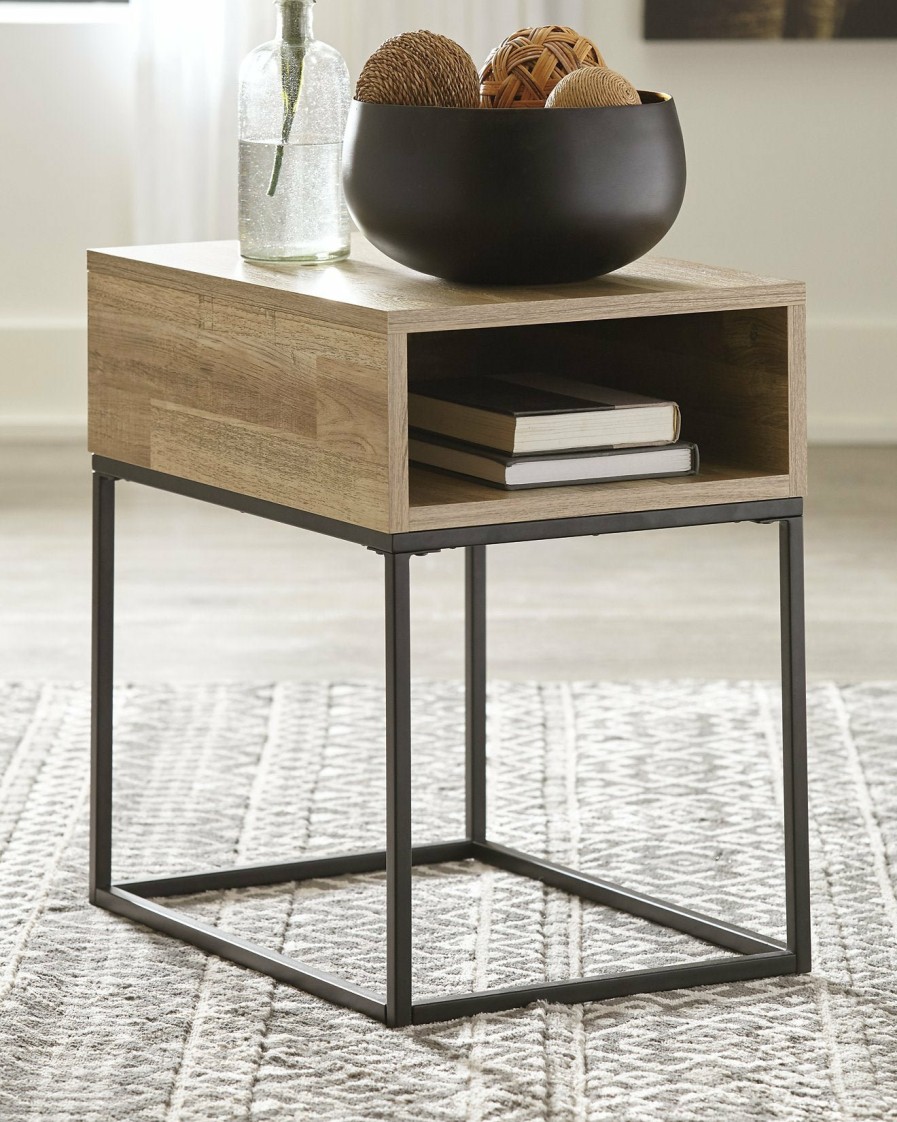 Living Room Ashley Furniture | Gerdanet End Table